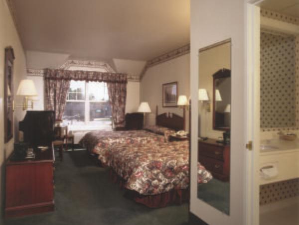 Hotel Country & By Radisson, Wausau, Wi Schofield